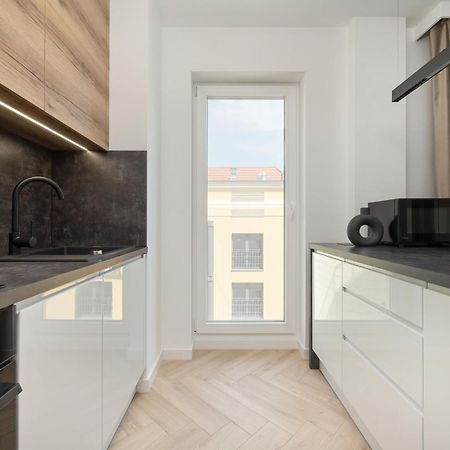 Elegancki Apartament Z Parkingiem Blisko Starego Miasta By Noclegi Renters ヴロツワフ エクステリア 写真