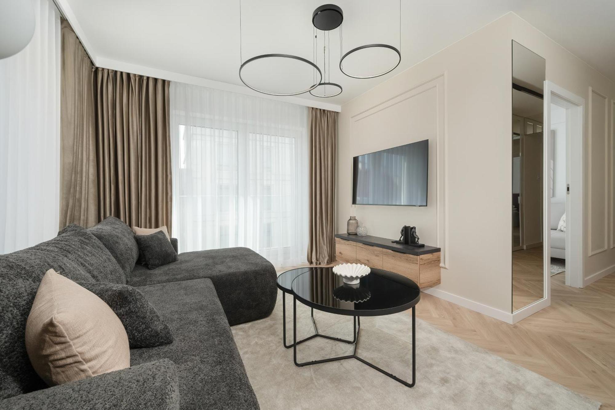 Elegancki Apartament Z Parkingiem Blisko Starego Miasta By Noclegi Renters ヴロツワフ エクステリア 写真