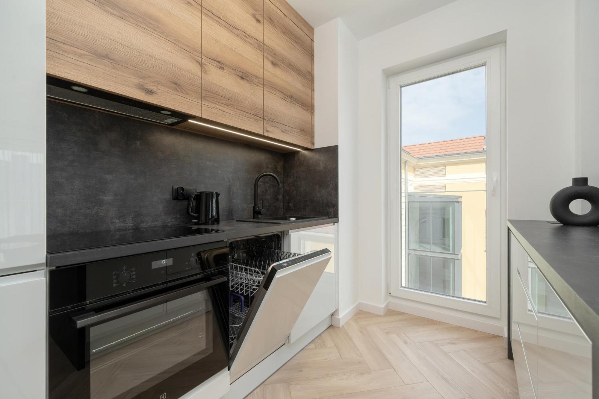 Elegancki Apartament Z Parkingiem Blisko Starego Miasta By Noclegi Renters ヴロツワフ エクステリア 写真